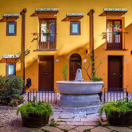 Le Casette Palazzo Ajutamicristo X