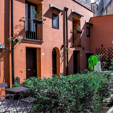 Le Casette Palazzo Ajutamicristo X