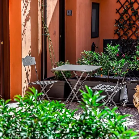 Le Casette Palazzo Ajutamicristo X